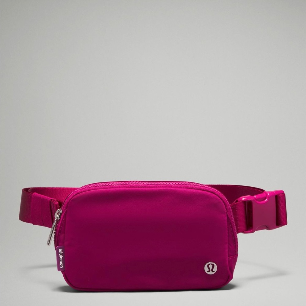 Lululemon Everywhere Belt Bag 1L- Wild Berry - Picture 1 of 9